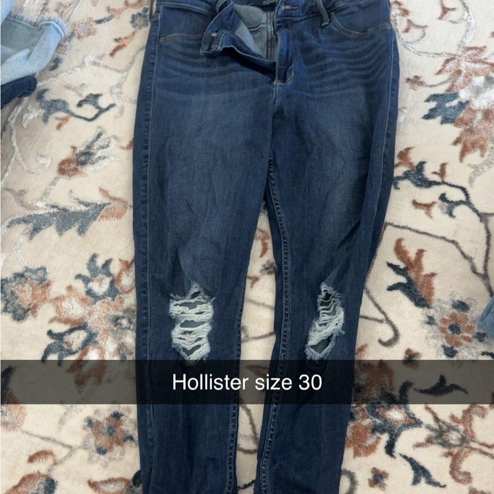 Hollister Women's Dark Blue Ripped Skinny Jeans